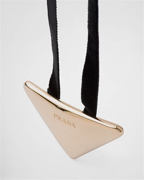 prada chocker